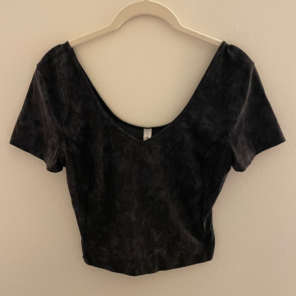 Lululemon Black snakeskin workout top size 8